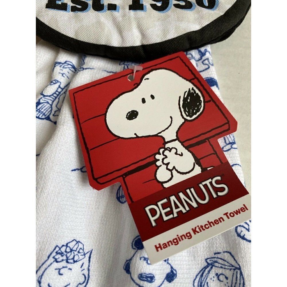 Peanuts Snoopy Doghouse Est. 1950 Hanging Kitchen - Picture 3 of 8